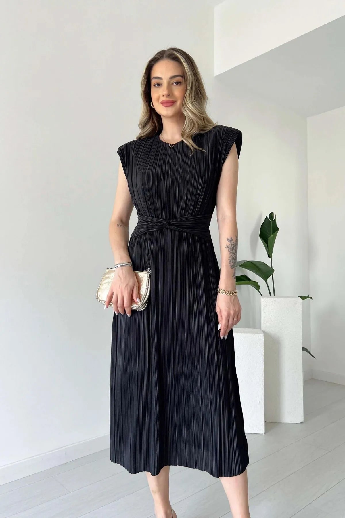 Nyxa Pleated Dress – Black