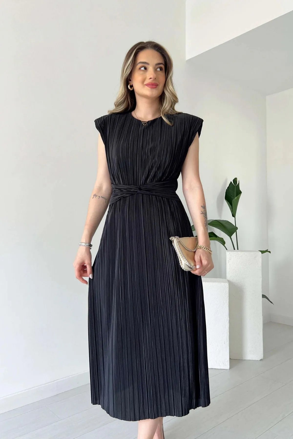 Nyxa Pleated Dress – Black