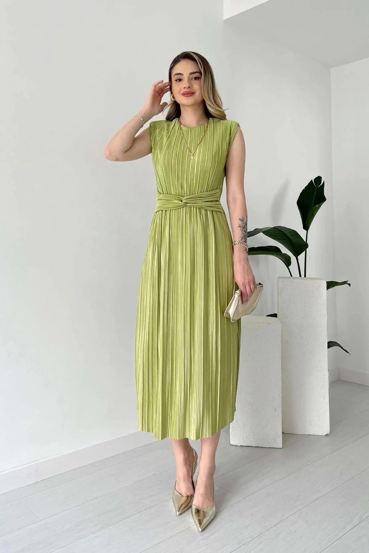 Nyxa Pleated Dress โ Green