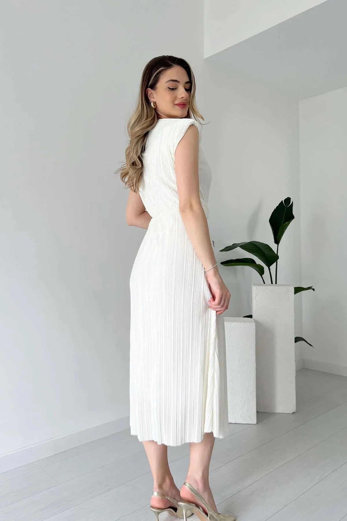 Nyxa Pleated Dress – White